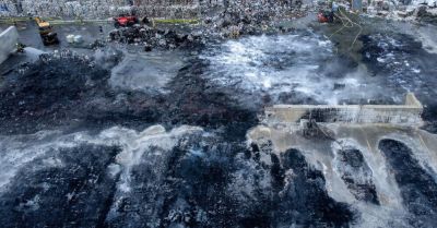 Pożar składowiska plastikowych odpadów ugaszony